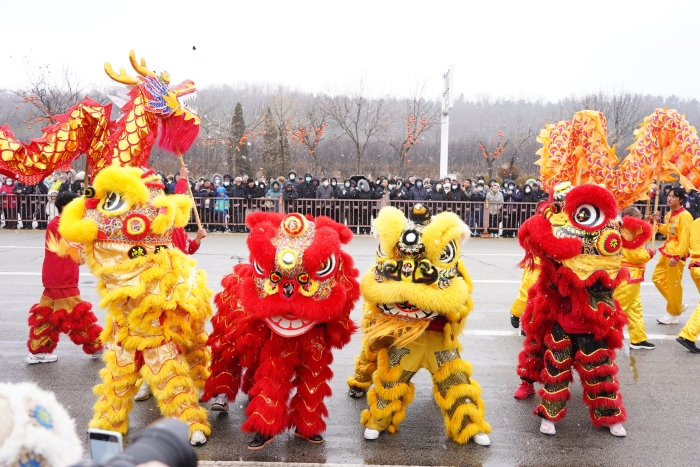 邢运波董事长为文登活报“祥龙”点睛-万赢娱乐要闻-万赢娱乐