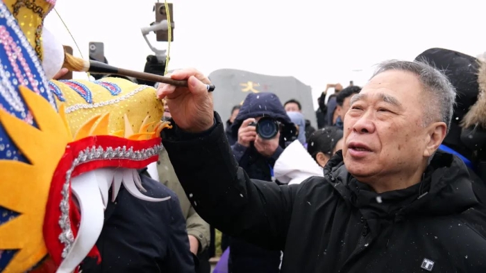 邢运波董事长为文登活报“祥龙”点睛-万赢娱乐要闻-万赢娱乐