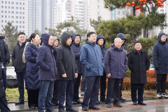 邢运波董事长为文登活报“祥龙”点睛-万赢娱乐要闻-万赢娱乐