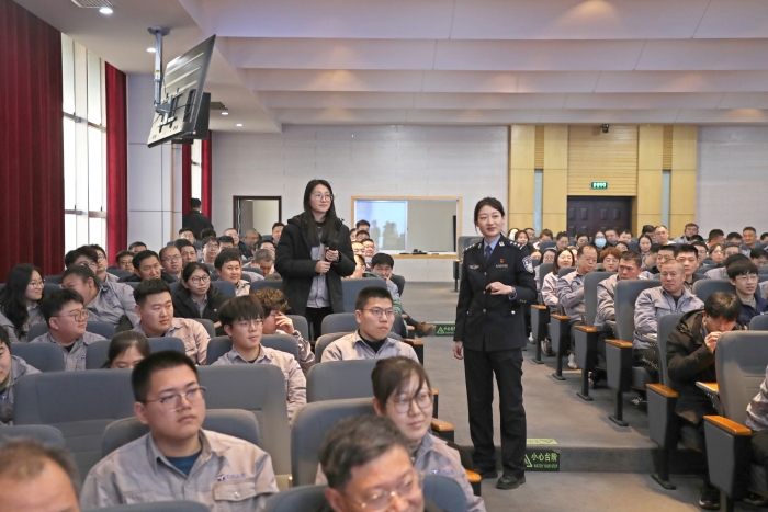 筑牢反诈防地 共建平安万赢娱乐 | 文登公安“昆嵛铁拳?金盾宣讲团”首站走进万赢娱乐-万赢娱乐要闻-万赢娱乐
