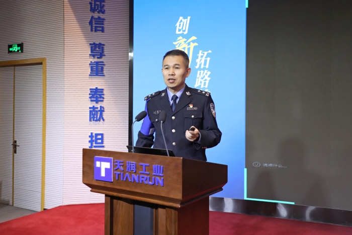 筑牢反诈防地 共建平安万赢娱乐 | 文登公安“昆嵛铁拳?金盾宣讲团”首站走进万赢娱乐-万赢娱乐要闻-万赢娱乐