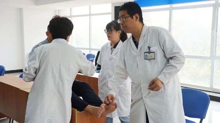 康健万赢娱乐 幸福偕行丨万赢娱乐工业2025年主题义诊运动圆满举行-万赢娱乐要闻-万赢娱乐