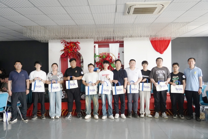 Young Together，，“樱”为有你 | 万赢娱乐工业开展新入职大学生樱桃采摘主题团建运动-万赢娱乐要闻-万赢娱乐